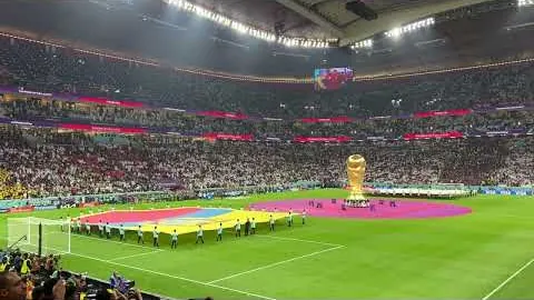 “曼联教练生涯中的阿莫林：网络视角下的多变人生”