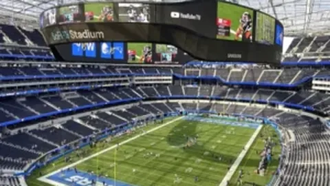 “新赛季中超更名 李海新吹哨新赛季中超揭幕战”